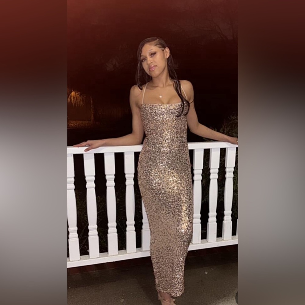 Sequined Criss Cross Back Lace Up Mermaid Gown